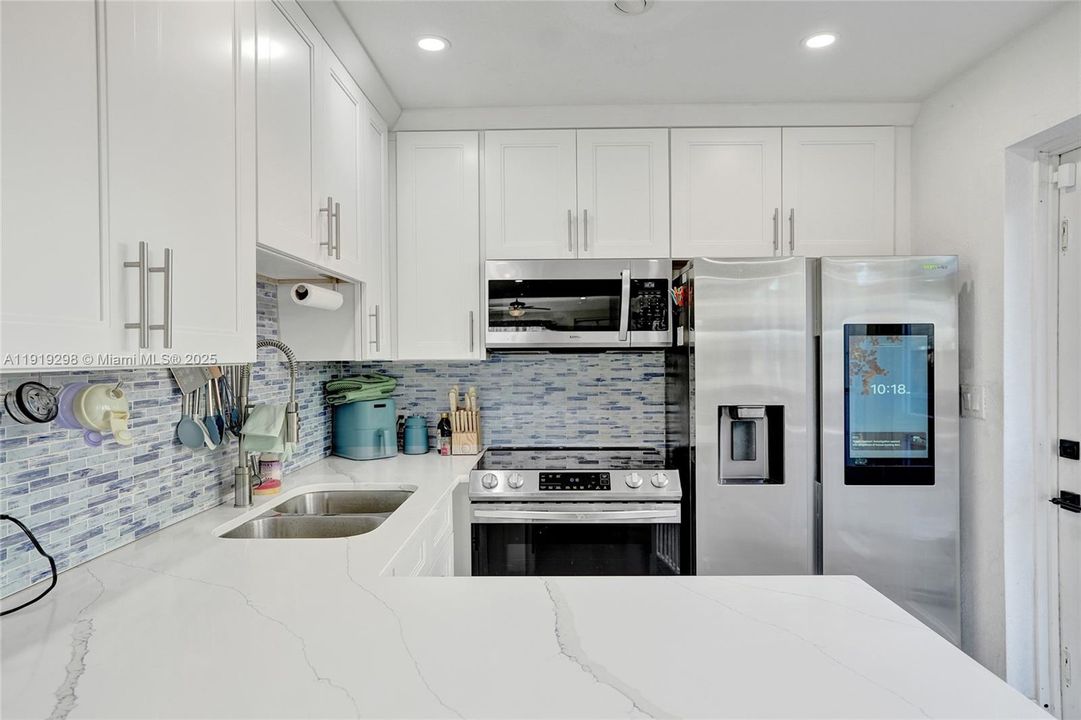 For Sale: $390,000 (2 beds, 1 baths, 1080 Square Feet)