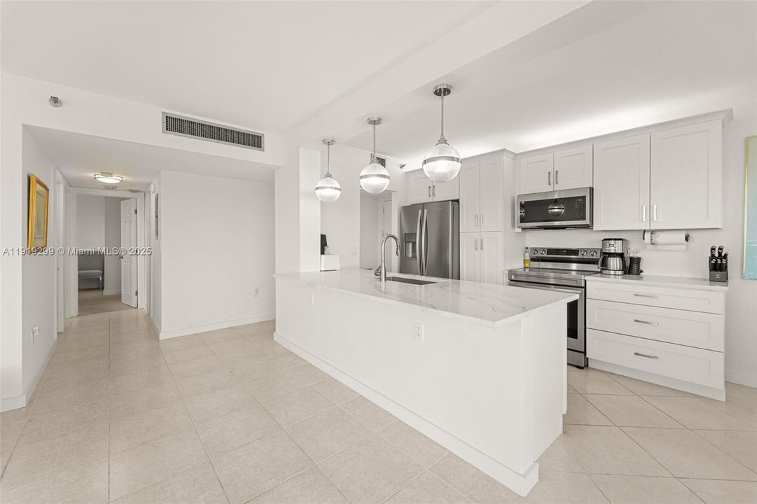 For Sale: $269,999 (2 beds, 2 baths, 1344 Square Feet)