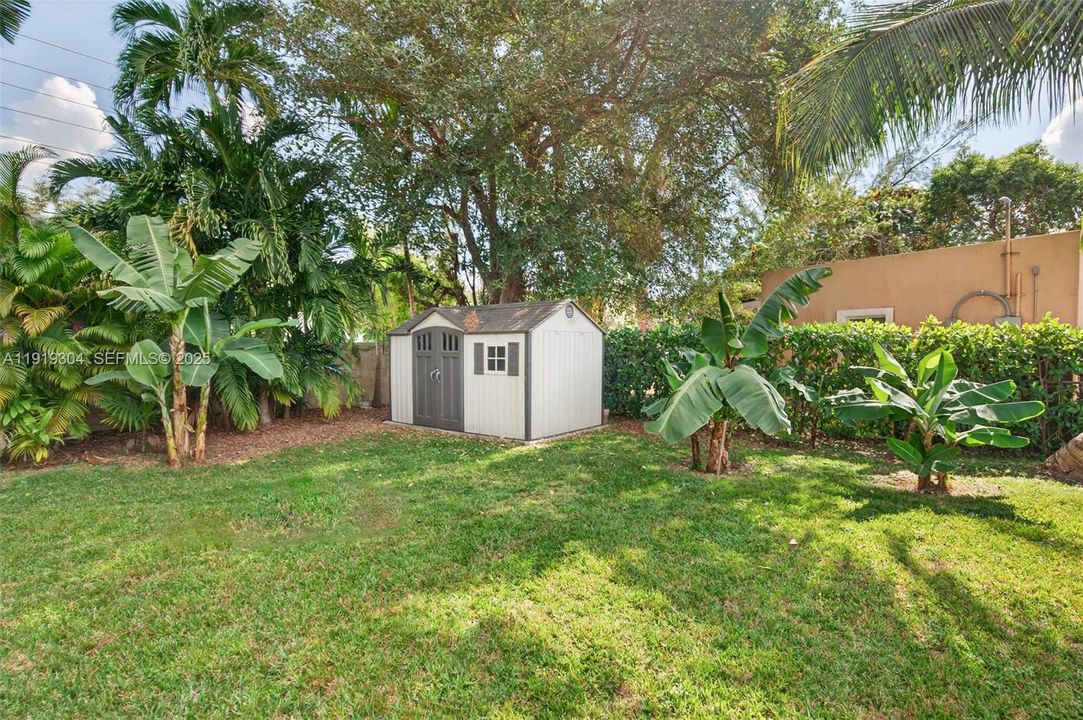 For Sale: $945,000 (3 beds, 2 baths, 1274 Square Feet)