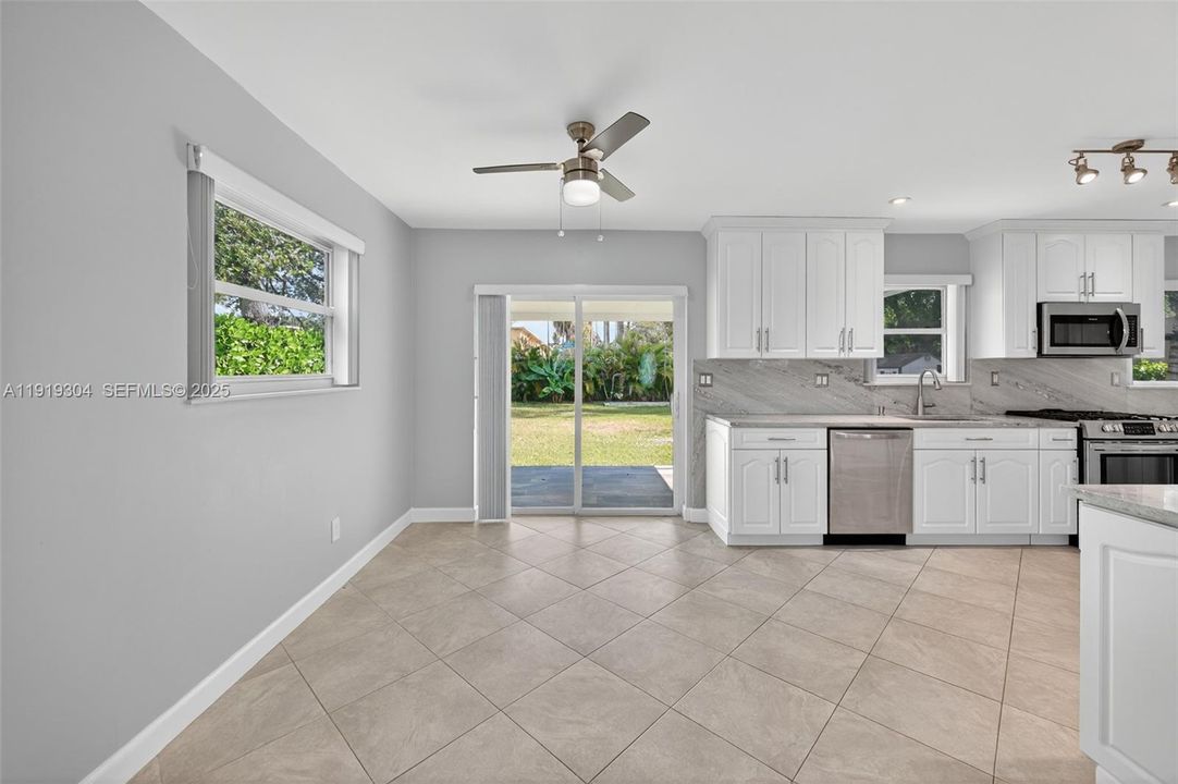 For Sale: $945,000 (3 beds, 2 baths, 1274 Square Feet)