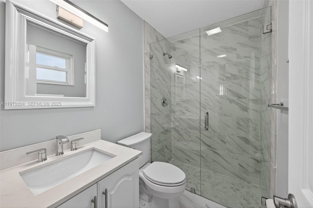 For Sale: $945,000 (3 beds, 2 baths, 1274 Square Feet)