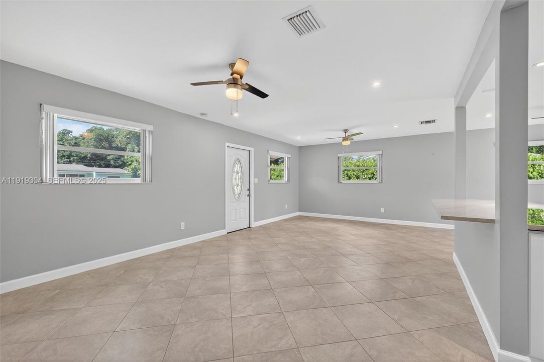 For Sale: $945,000 (3 beds, 2 baths, 1274 Square Feet)