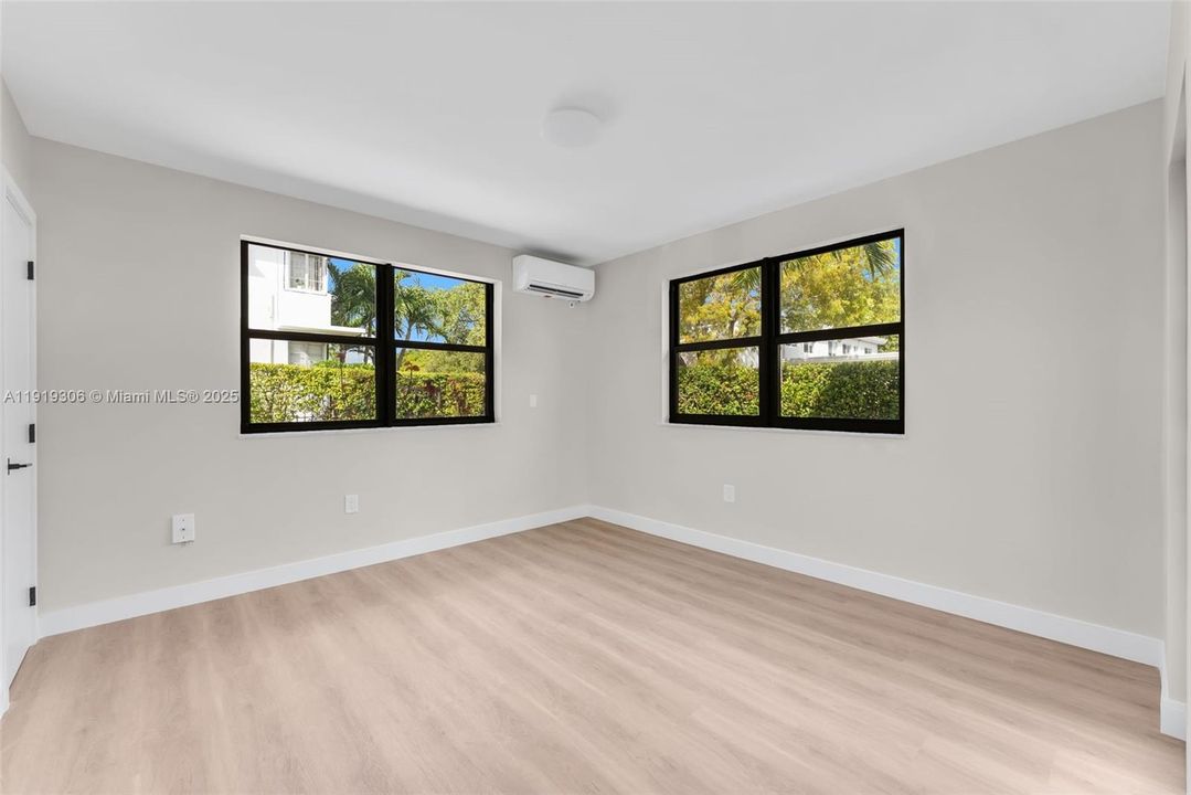 En Venta: $1,150,000 (5 camas, 3 baños, 1891 Pies cuadrados)