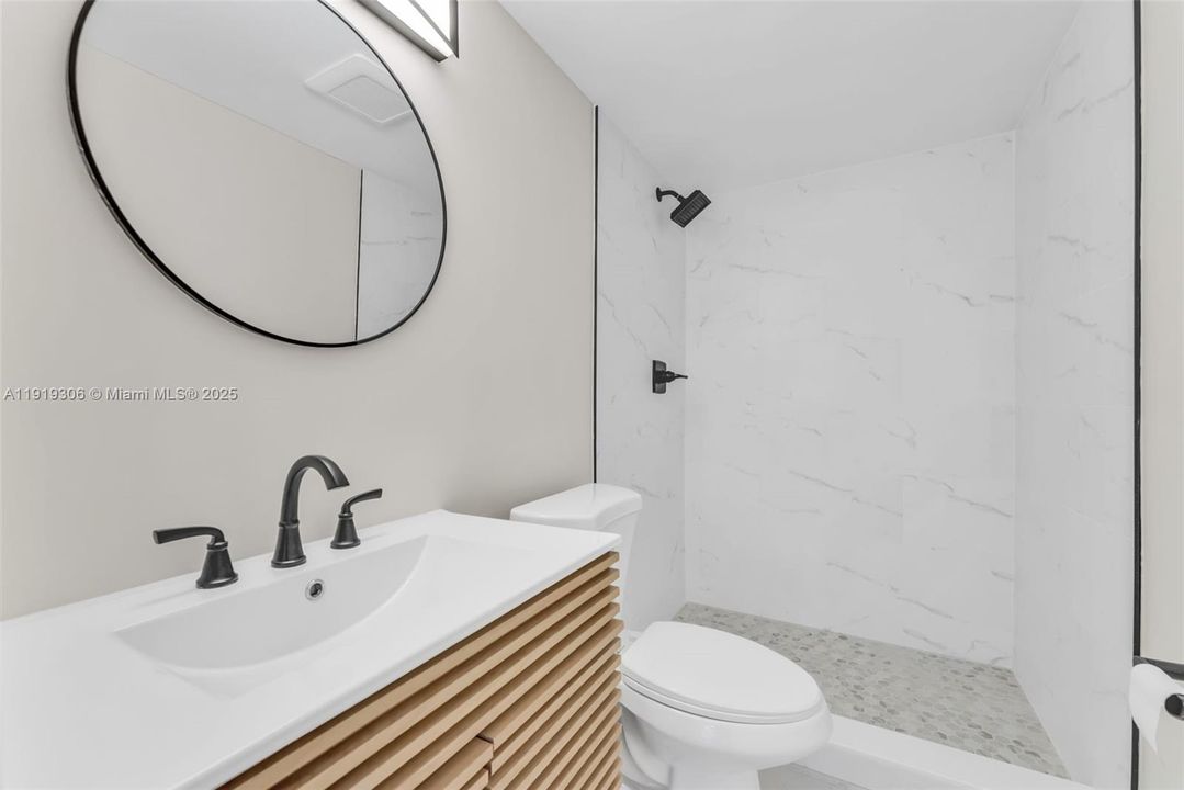 En Venta: $1,150,000 (5 camas, 3 baños, 1891 Pies cuadrados)