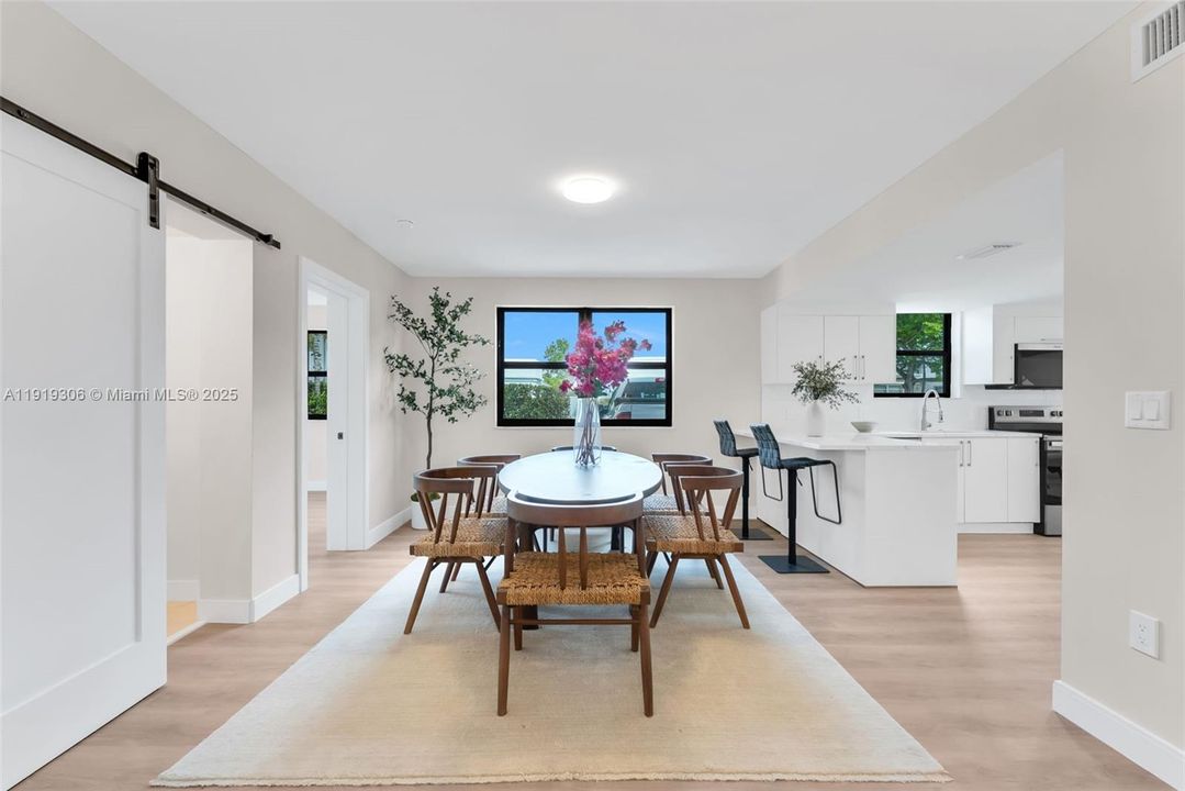 En Venta: $1,150,000 (5 camas, 3 baños, 1891 Pies cuadrados)