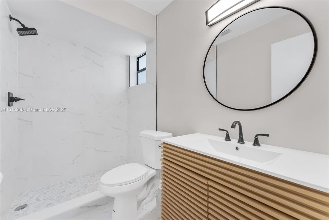 En Venta: $1,150,000 (5 camas, 3 baños, 1891 Pies cuadrados)