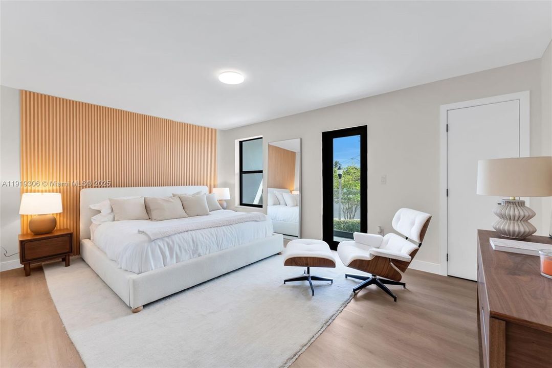 En Venta: $1,150,000 (5 camas, 3 baños, 1891 Pies cuadrados)