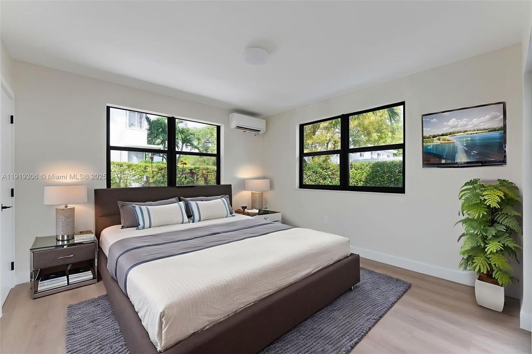 En Venta: $1,150,000 (5 camas, 3 baños, 1891 Pies cuadrados)