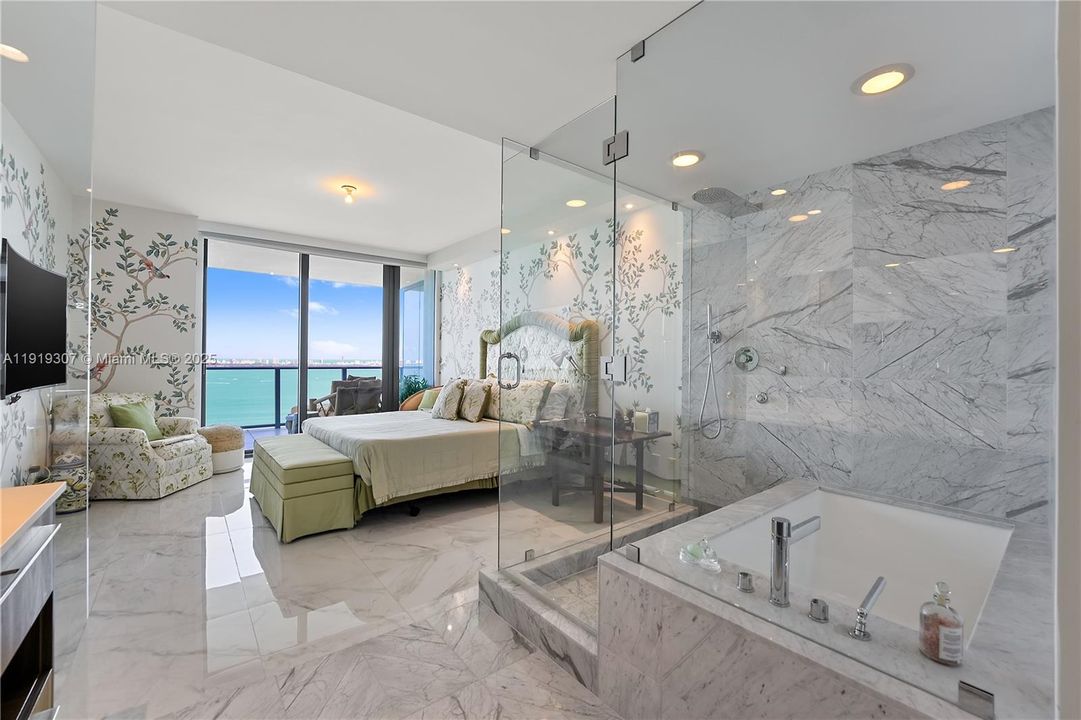 For Sale: $1,900,000 (3 beds, 3 baths, 1634 Square Feet)