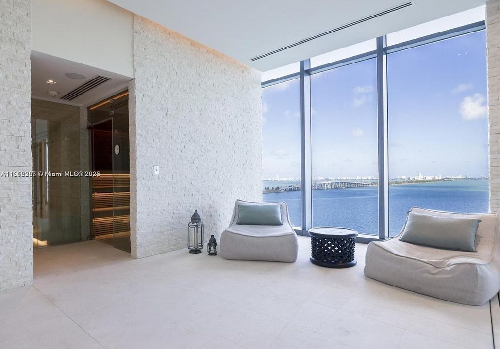 For Sale: $1,900,000 (3 beds, 3 baths, 1634 Square Feet)