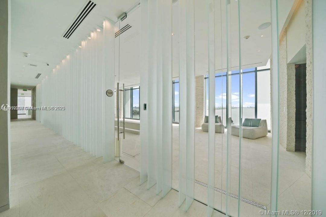 For Sale: $1,900,000 (3 beds, 3 baths, 1634 Square Feet)