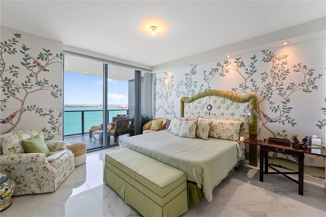 For Sale: $1,900,000 (3 beds, 3 baths, 1634 Square Feet)