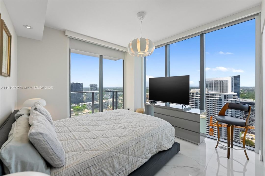 For Sale: $1,900,000 (3 beds, 3 baths, 1634 Square Feet)