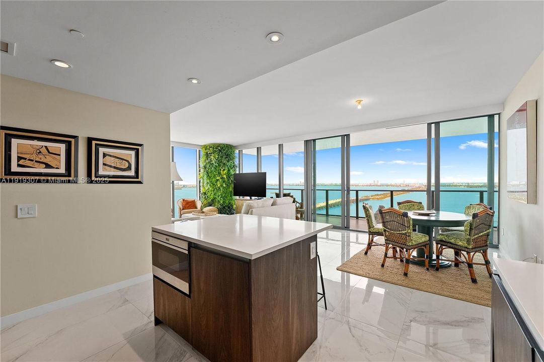 For Sale: $1,900,000 (3 beds, 3 baths, 1634 Square Feet)