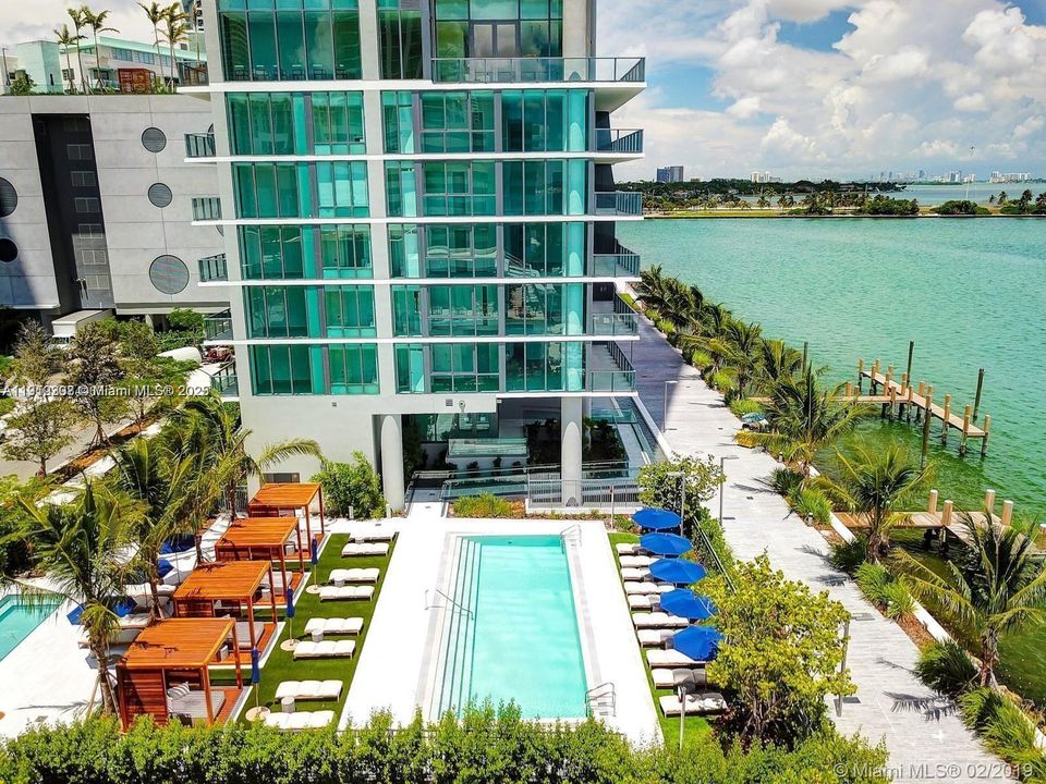 For Sale: $1,900,000 (3 beds, 3 baths, 1634 Square Feet)