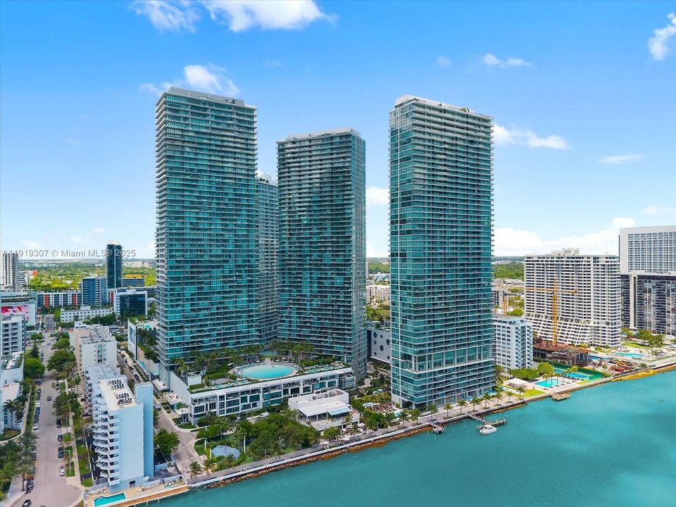 For Sale: $1,900,000 (3 beds, 3 baths, 1634 Square Feet)