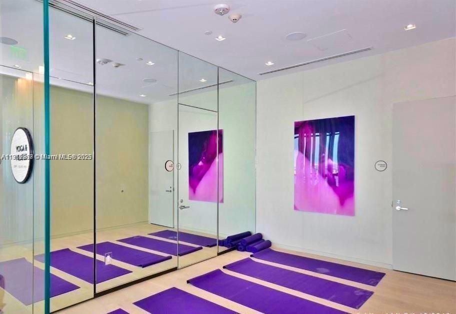 For Sale: $1,900,000 (3 beds, 3 baths, 1634 Square Feet)