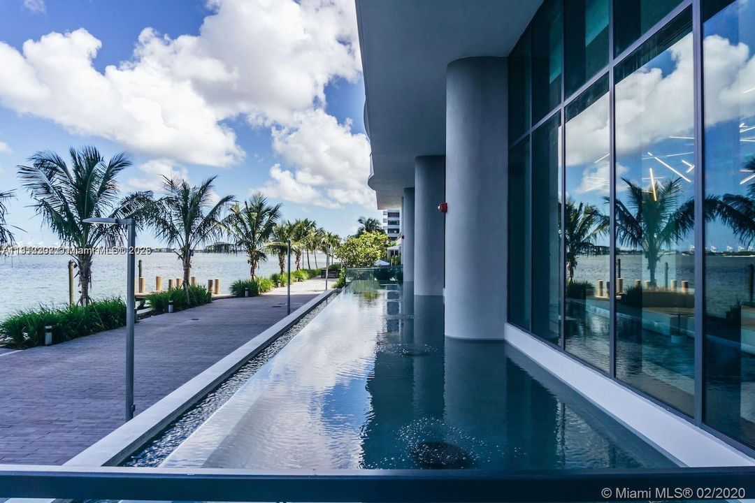 For Sale: $1,900,000 (3 beds, 3 baths, 1634 Square Feet)