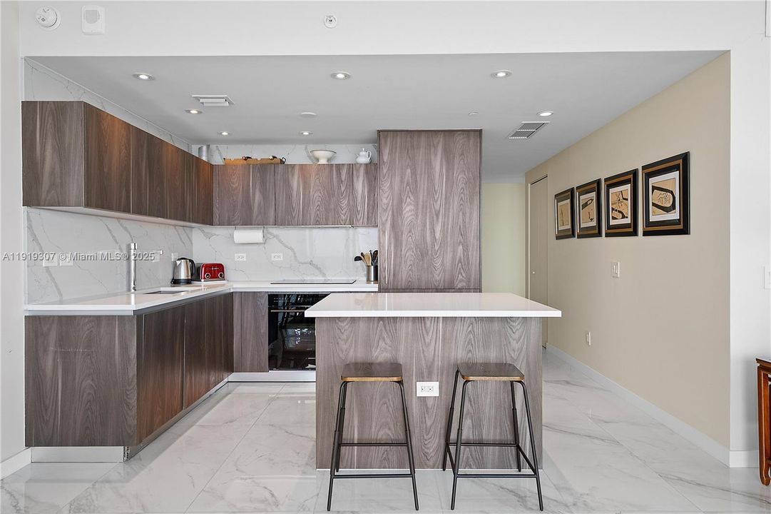 For Sale: $1,900,000 (3 beds, 3 baths, 1634 Square Feet)