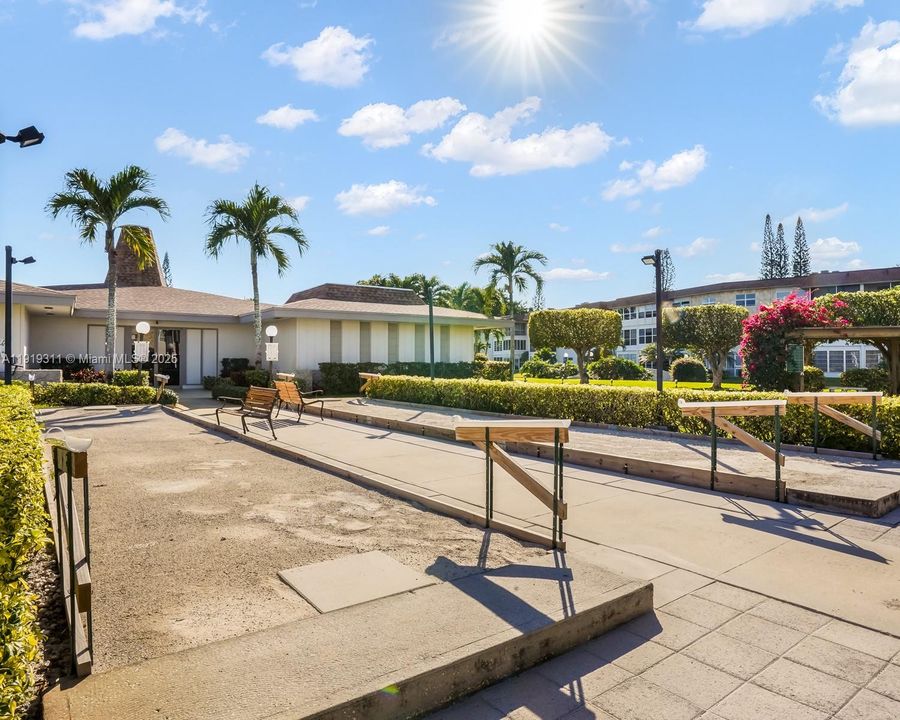 待售: $115,000 (2 贝兹, 2 浴室, 944 平方英尺)