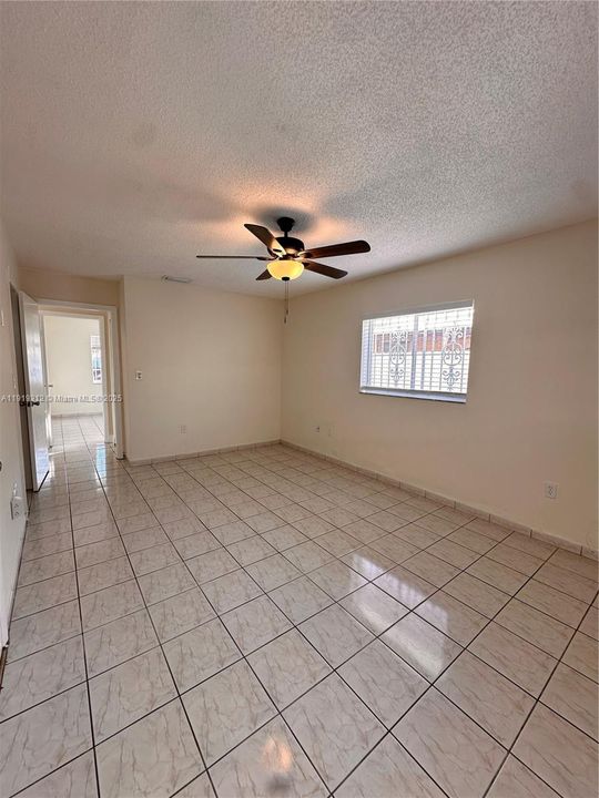 Active With Contract: $2,300 (2 beds, 2 baths, 1020 Square Feet)