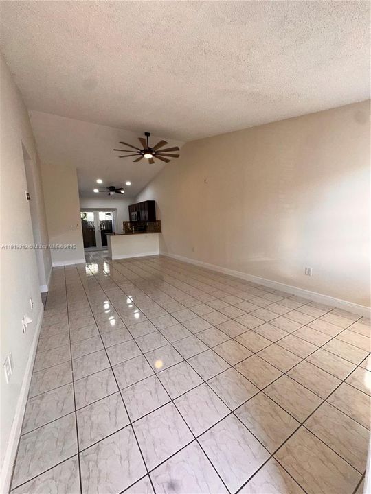 Active With Contract: $2,300 (2 beds, 2 baths, 1020 Square Feet)