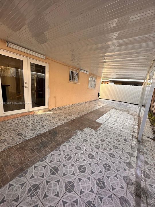 Active With Contract: $2,300 (2 beds, 2 baths, 1020 Square Feet)