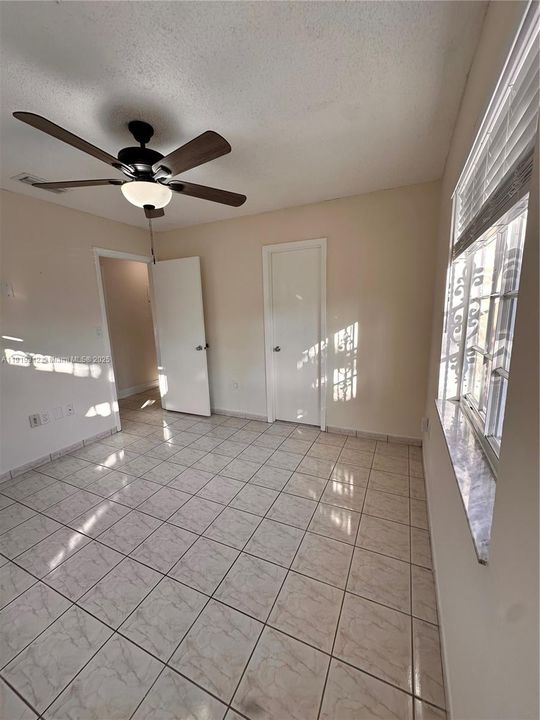 Active With Contract: $2,300 (2 beds, 2 baths, 1020 Square Feet)