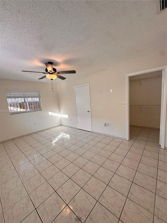 Active With Contract: $2,300 (2 beds, 2 baths, 1020 Square Feet)