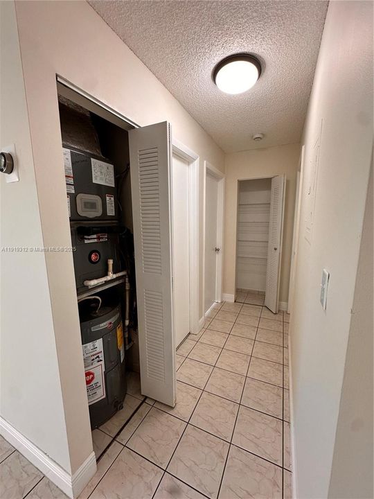 Active With Contract: $2,300 (2 beds, 2 baths, 1020 Square Feet)