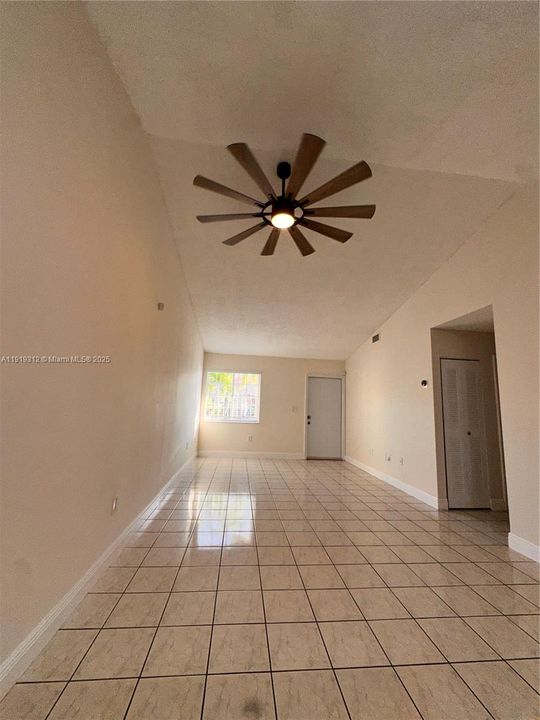 Active With Contract: $2,300 (2 beds, 2 baths, 1020 Square Feet)