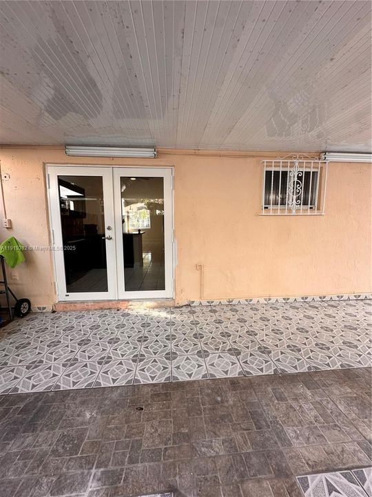 Active With Contract: $2,300 (2 beds, 2 baths, 1020 Square Feet)