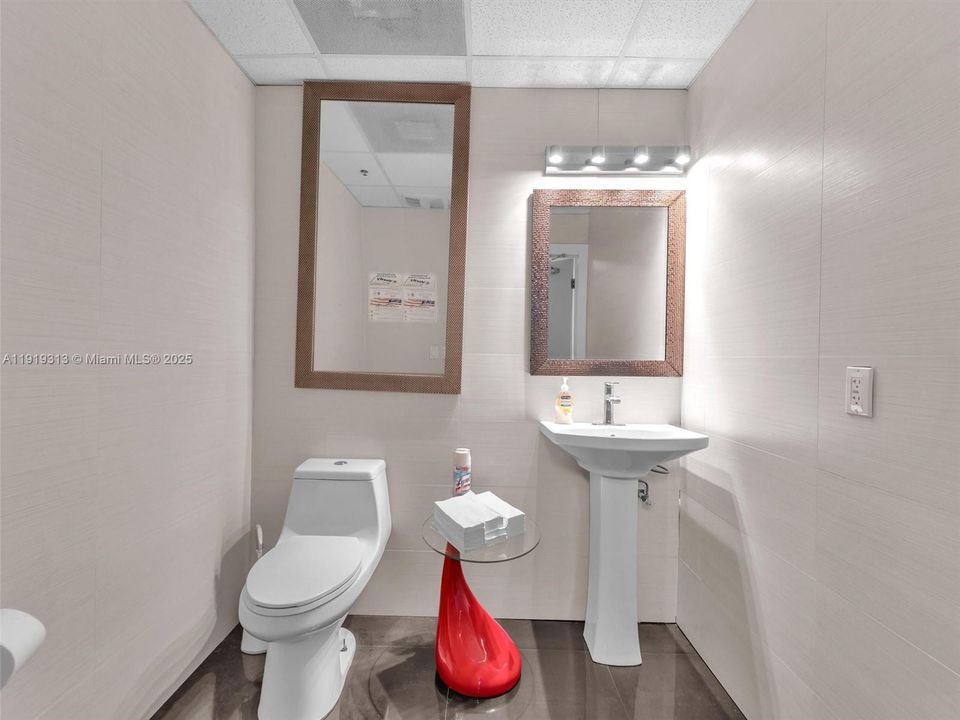 待售: $6,136,000 (0 贝兹, 0 浴室, 0 平方英尺)