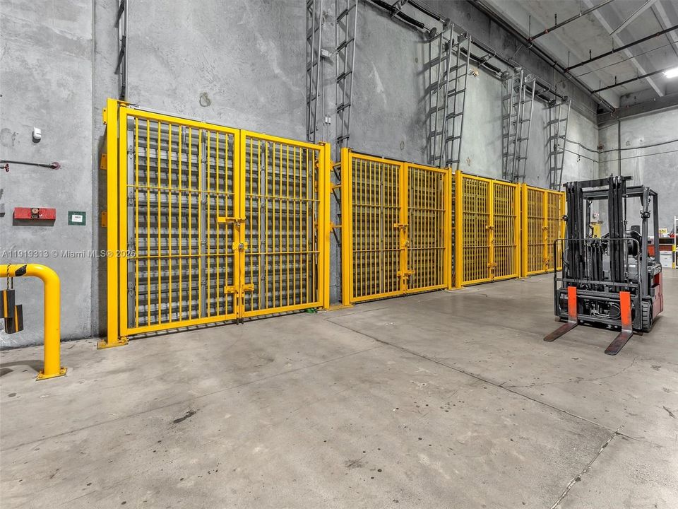 待售: $6,136,000 (0 贝兹, 0 浴室, 0 平方英尺)