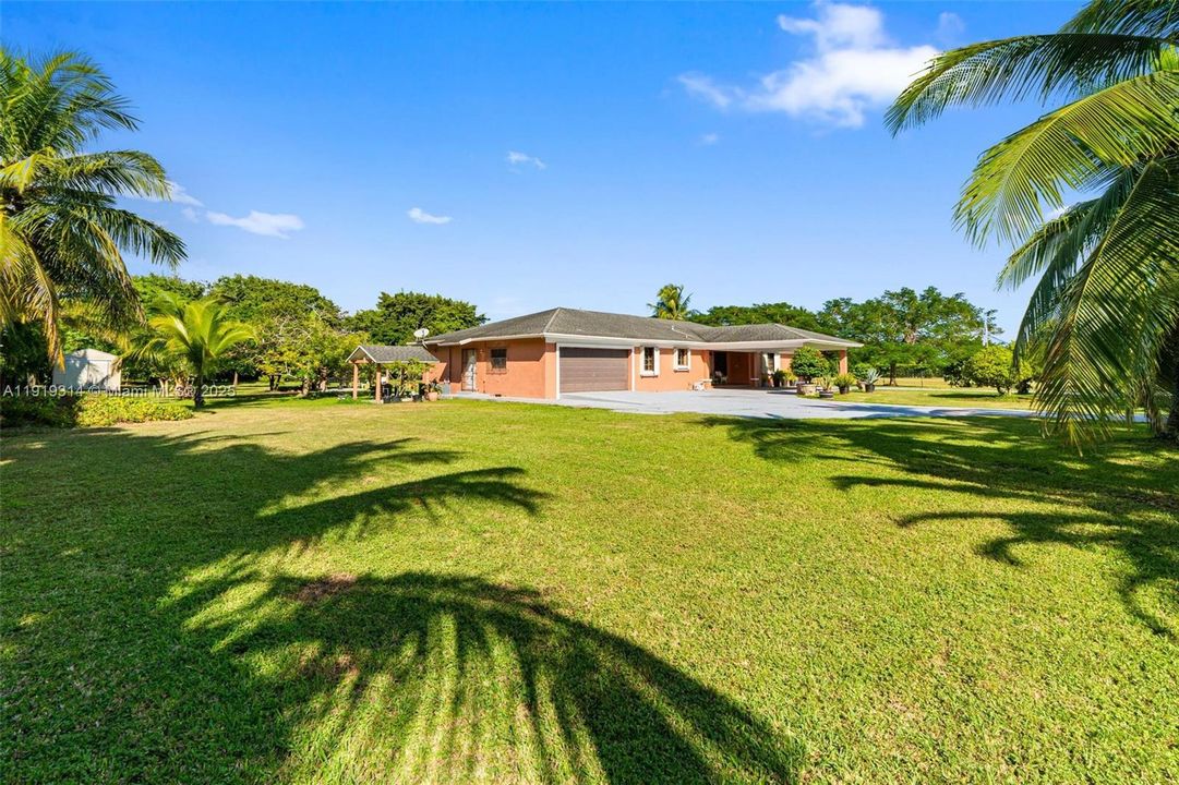 На продажу: $1,200,000 (3 спален, 2 ванн, 3694 Квадратных фут)