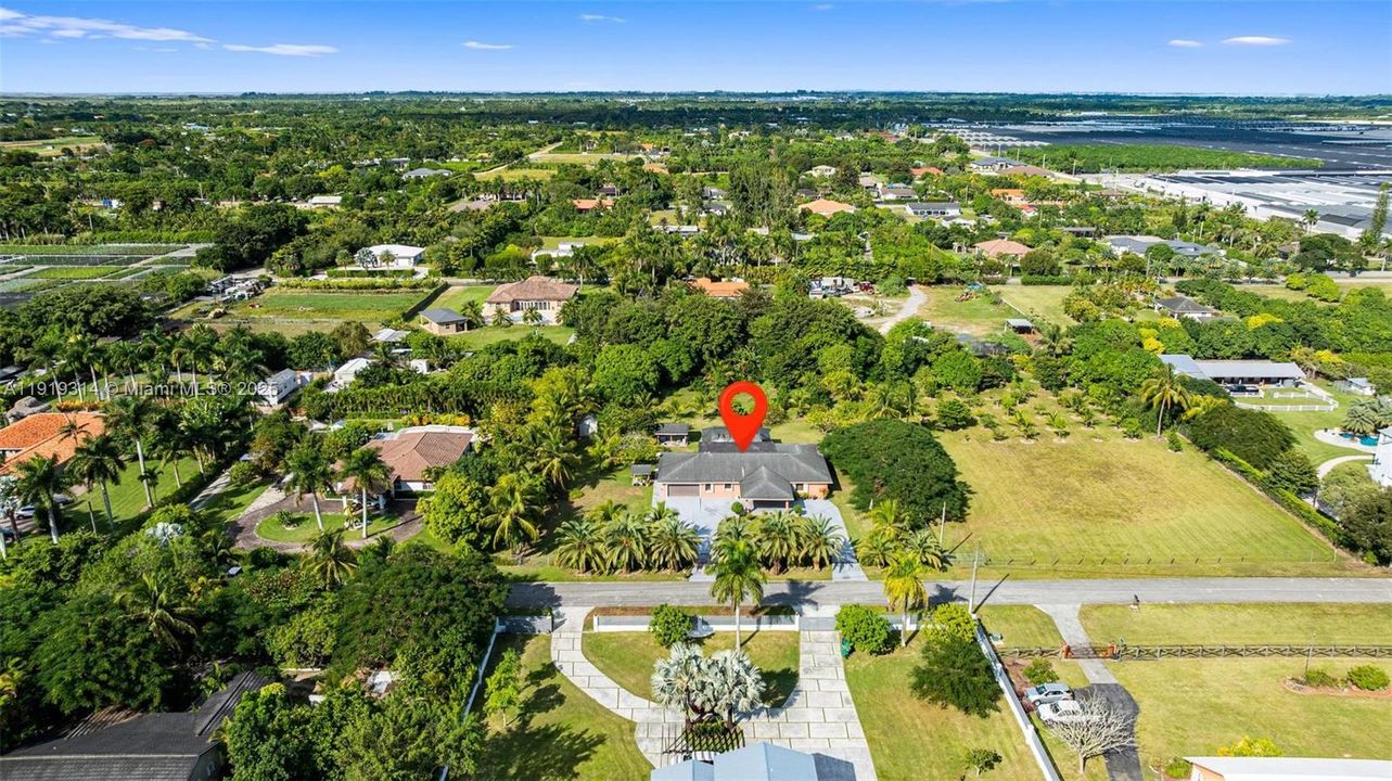 На продажу: $1,200,000 (3 спален, 2 ванн, 3694 Квадратных фут)