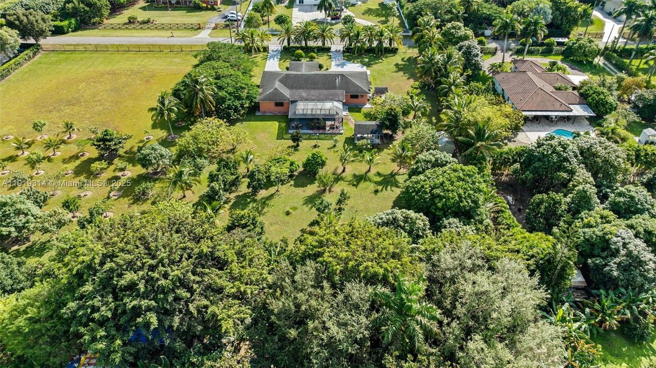 На продажу: $1,200,000 (3 спален, 2 ванн, 3694 Квадратных фут)