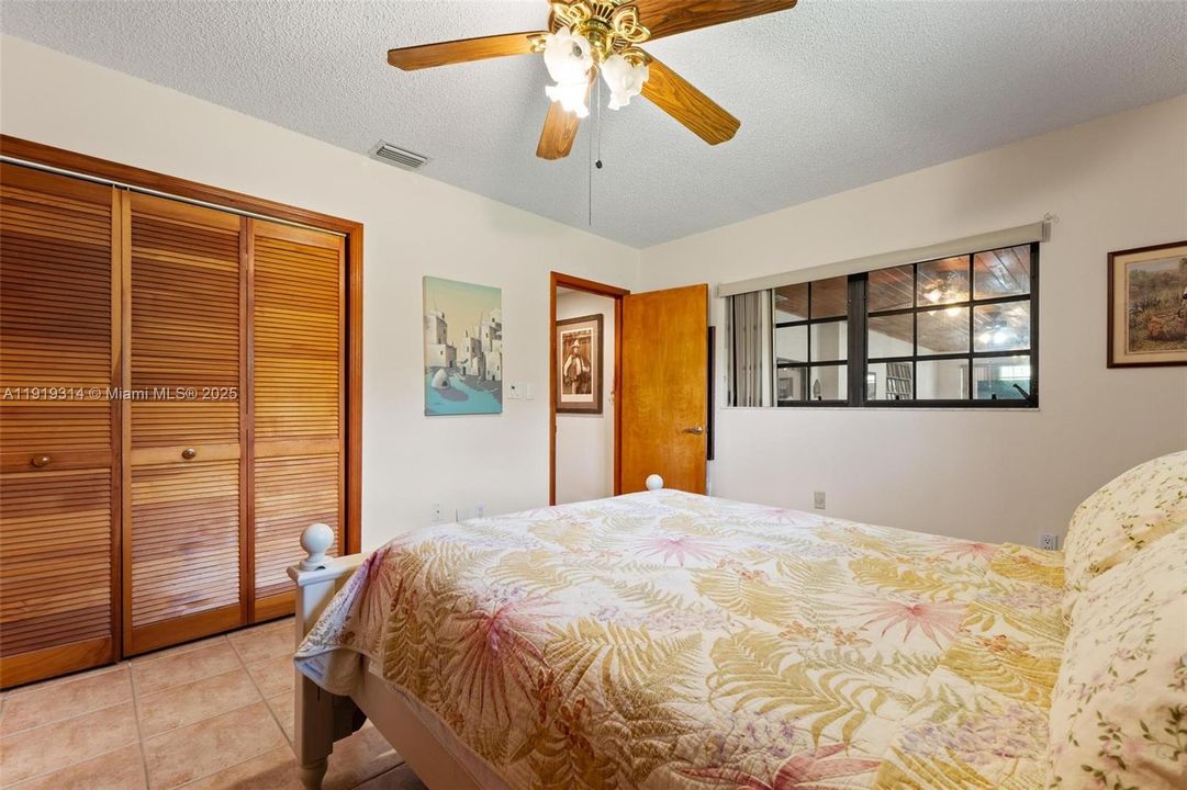 На продажу: $1,200,000 (3 спален, 2 ванн, 3694 Квадратных фут)