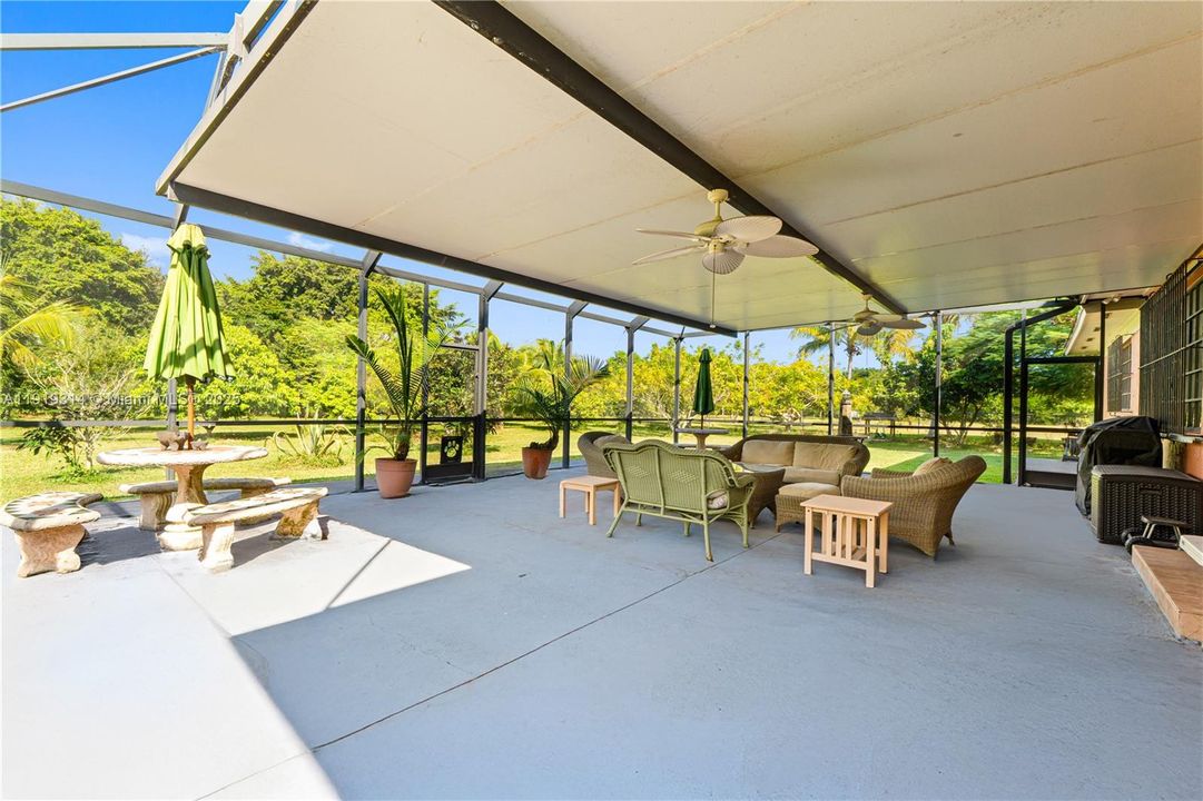 На продажу: $1,200,000 (3 спален, 2 ванн, 3694 Квадратных фут)