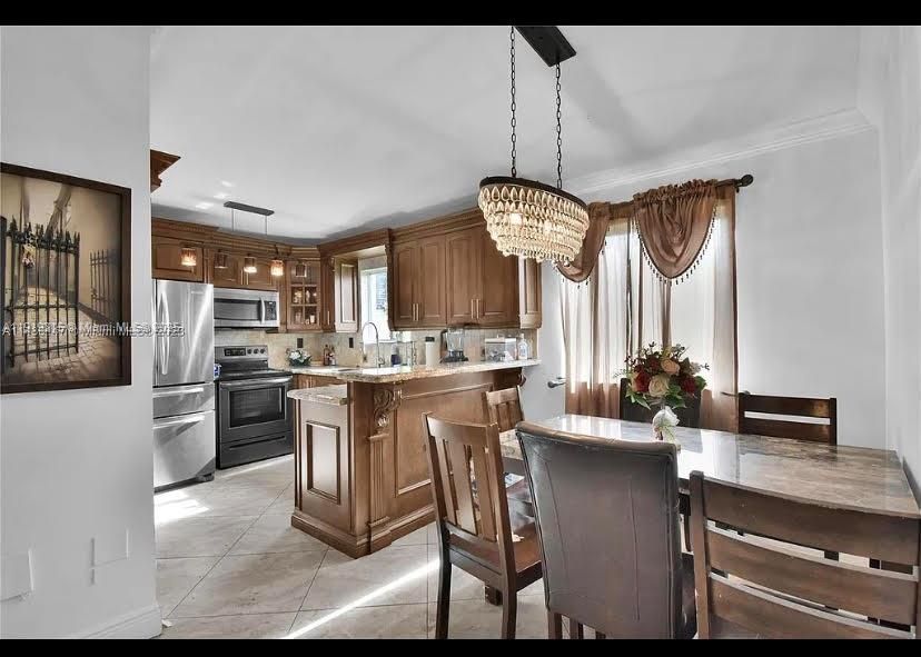 For Sale: $279,900 (3 beds, 2 baths, 1176 Square Feet)