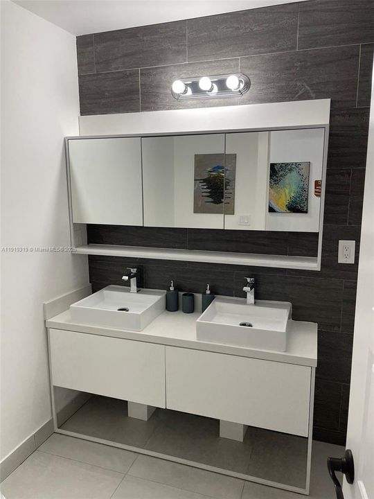 В аренду: $4,500 (4 спален, 2 ванн, 2178 Квадратных фут)