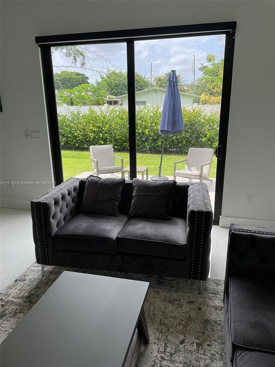 В аренду: $4,500 (4 спален, 2 ванн, 2178 Квадратных фут)