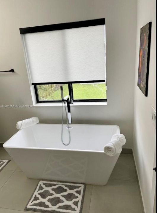 В аренду: $4,500 (4 спален, 2 ванн, 2178 Квадратных фут)