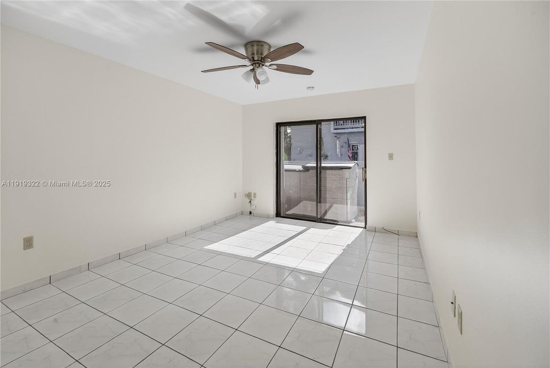 待售: $314,000 (2 贝兹, 2 浴室, 862 平方英尺)