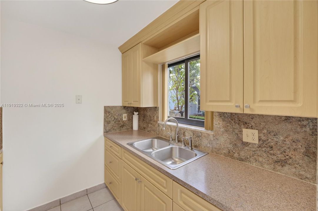 待售: $314,000 (2 贝兹, 2 浴室, 862 平方英尺)