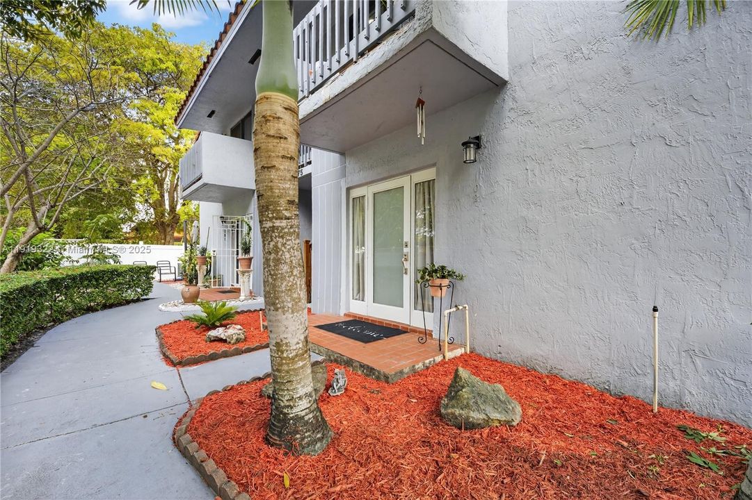 待售: $314,000 (2 贝兹, 2 浴室, 862 平方英尺)