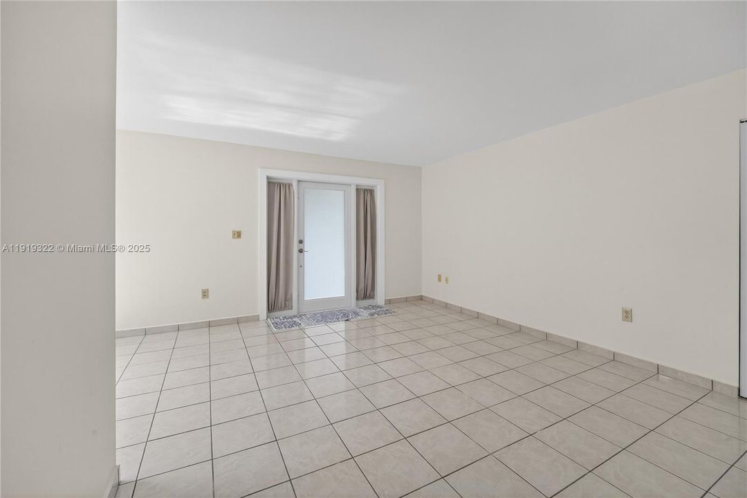 待售: $314,000 (2 贝兹, 2 浴室, 862 平方英尺)