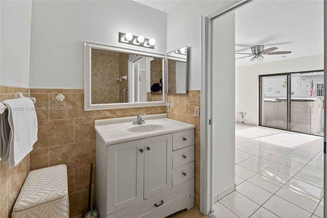 待售: $314,000 (2 贝兹, 2 浴室, 862 平方英尺)