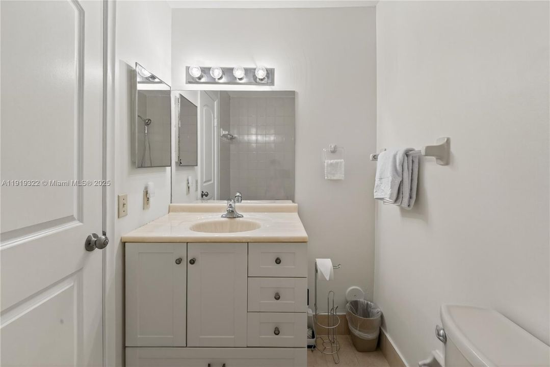 待售: $314,000 (2 贝兹, 2 浴室, 862 平方英尺)