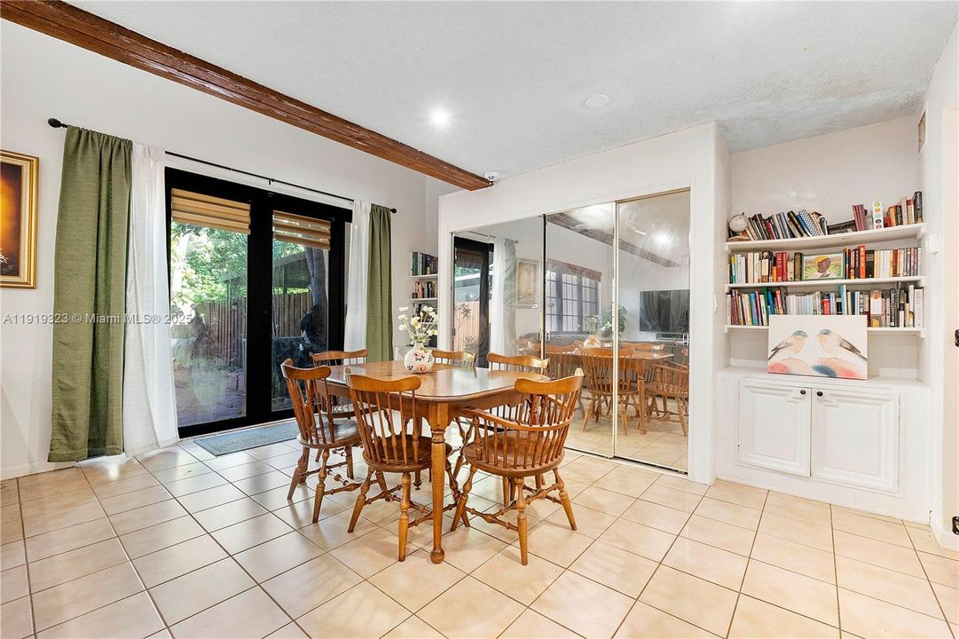 For Sale: $420,000 (2 beds, 2 baths, 1388 Square Feet)